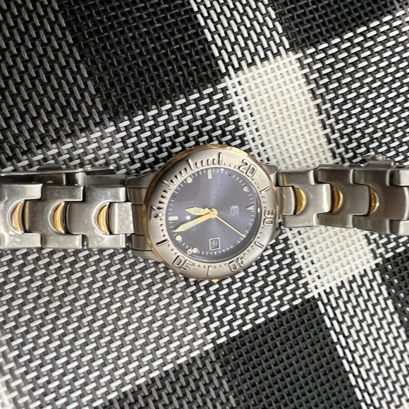 Women’s watch - Picture 2 of 10